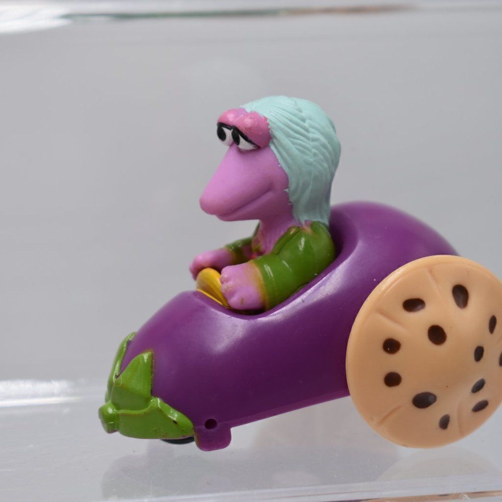 Vintage Toys, Fraggle Rock McDonald's Mokey Gogo Carrot Car Push Along Racers - Picture 4 of 8